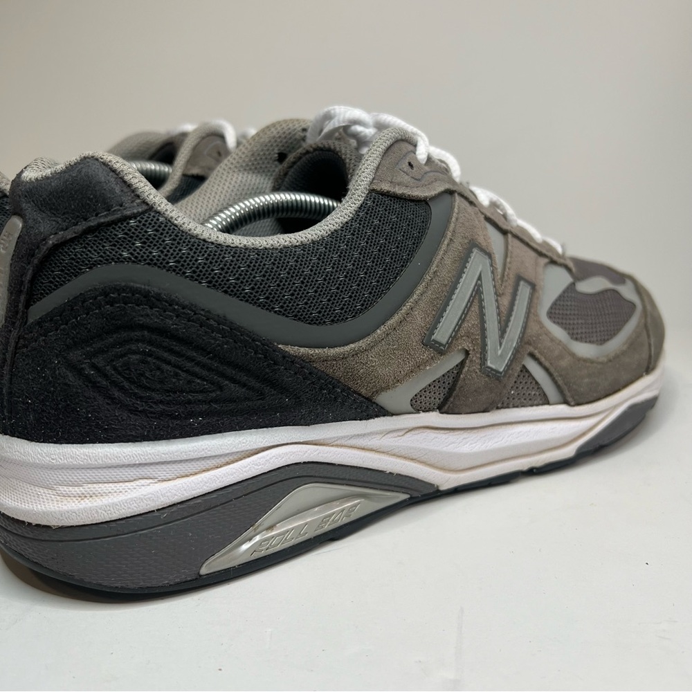 New Balance Shoes Lace Up Running Sneakers - Picture 9 of 14